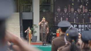 Kejati Riau Gelar Upacara Hari Bela Negara ke-77