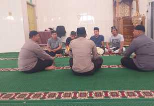 Polsek Senapelan Imbau Jemaah Masjid At-Tauhid Jaga Kamtibmas Pemilu