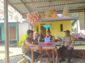 Cegah Hoax, Babinkamtibmas Teluk Nibung Polsek Pulau Burung Ciptakan Pemilu Damai 2024