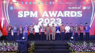 Bupati Kasmarni Hadiri Penghargaan SPM Awards 2023