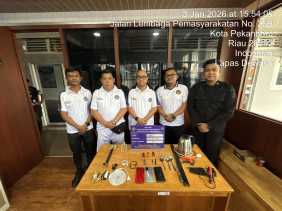 Awal Tahun, Tiga Handphone Disita saat Lapas Kelas IIA Pekanbaru Razia Blok Hunian WBP
