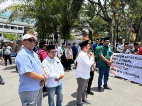 KPID Riau Janji Tindaklanjuti Tuntutan HIMASAL ke KPI Pusat