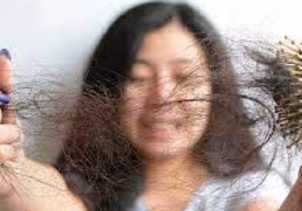 Rambut Banyak yang Rontok, Atasi dengan 5 Cara Ini!