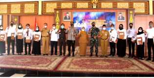 348 SK Pendamping diserahkan, Bupati Bengkalis Kasmarni Ingatkan Jangan Berpolitik 