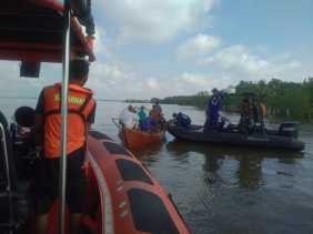Lost Kontak, Kapal Pompong Pengangkut Besi Tua Diduga Tenggelam di Perairan Desa Sungai Niur