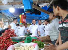 Operasi Pasar Pemko Pekanbaru Berhasil, Harga Cabai Merah Mulai Turun