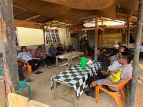 Pesan Damai di Batas Wilayah, Kapolsek Sambangi Desa Talang