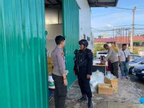 Brimob Bersenjata Tinjau Gudang Logistik KPU Pekanbaru untuk Jaga Keamanan Pemilu