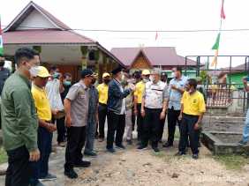 Gubri Syamsuar Tinjau Program Padat Karya di Bengkalis