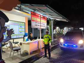 Polres Kuansing Amankan Lalu Lintas di Kantor KPU dan Bawaslu dalam Operasi Mantap Praja 2024