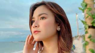 Gaya Mahalini Pakai Bralette Bikin Netizen Beri Emoji Api-Api