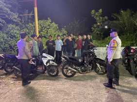 Jumpai Pemuda Berkumpul, Personel Patroli Polsek Kempas Beri Imbauan