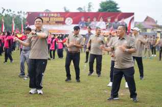Melihat Kekompakan TNI Polri di Riau, Olahraga Bersama hingga Undang Ratusan PKL