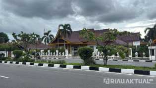 KPK Geledah Rumah Dinas Plt Gubernur Riau