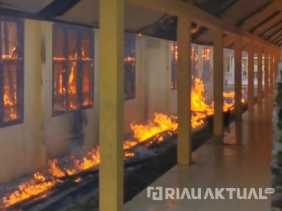Gedung SMKN 1 Teluk Kuantan di Kuansing Terbakar, Api Diduga Berasal dari Area Kantin