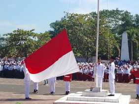 Khidmat, Upacara Detik-Detik Proklamasi HUT ke-80 Republik Indonesia di Tanah Putih Tanjung Melawan Rohil
