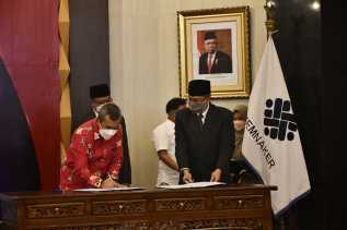Gubri Lakukan Penandatanganan Serah Terima Lahan Bangunan BLK Bersama Kemenaker