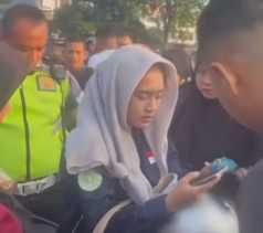 Viral Mahasiswi Cantik Lawan dan Tabrak Jambret di Pekanbaru