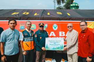 PTPN IV Regional III Salurkan Bantuan untuk Korban Banjir Pekanbaru