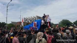 Aksi Usai, Massa Beri Waktu 1 Bulan kepada Gubernur Riau untuk Fasilitasi Pertemuan dengan Pemerintah Pusat