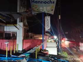 Sejumlah Kios di Jalan Purwodadi Rusak Usai Cuaca Buruk