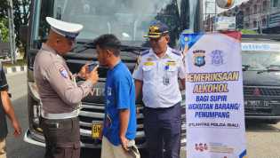 Supir Dicek Urine, Puluhan Angkutan Barang dan Penumpang di Pekanbaru Ditilang