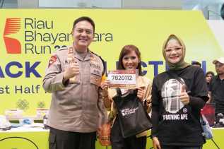 Irjen Iqbal Pantau Pengambilan Race Pack Riau Bhayangkara Run