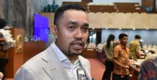 Sahroni Akui Kadang tak Setuju Pernyataan Ade Armando yang Ngeri-ngeri Sedap