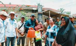 PTPN IV PalmCo Salurkan Bantuan untuk Korban Banjir di Rokan Hulu