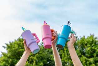 Fakta Hidrasi di Balik Tren Estetik ke Mana-mana Bawa Tumbler