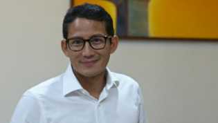 Pesan Sandiaga Uno 'Jika Tidak Mendesak, Berwisata di Indonesia Saja'