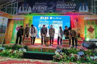 Kabupaten Tanah Datar Luncurkan 50 Kalender Event Pariwisata 2023 di Pekanbaru