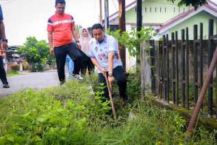 Ciptakan Lingkungan Bersih dan Tertata, Wawako Pekanbaru Ajak Masyarakat Aktif Bergotong Royong