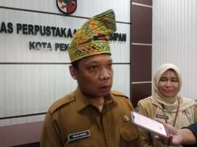 Pj Walikota Pekanbaru Desak Kontraktor IPAL Segera Perbaiki Jalan Rusak