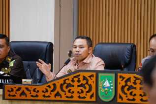 Larangan Perpisahan di Luar Sekolah, Gubernur Riau Siap Copot Kepsek yang Bandel