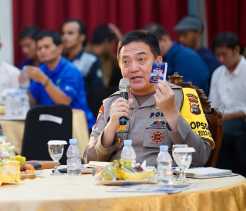 Buku Saku Netralitas, Larang Polisi dan Istri Berpose Politik