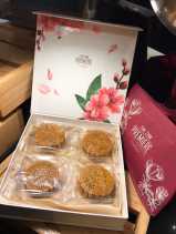 Mooncake Tradisi Rakyat Tionghoa, Si Kue Bulan Halal dari The Premiere Hotel Pekanbaru