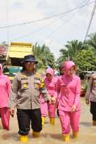 Kapolres Rohul Patroli Dampak Banjir Sekaligus Sosialisasi Pemilu