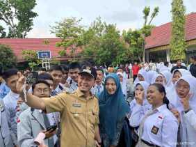 Wako Agung Nugroho Tinjau Pelaksanaan PKG di SMA Negeri 2 Pekanbaru