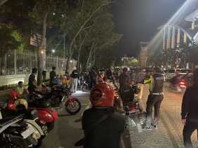 Terjaring Razia Malam, Puluhan Sepeda Motor Diangkut Polisi