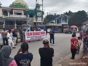 Tolak Relokasi Warga TNTN di Kuansing, Ini Tuntutan Massa Aksi
