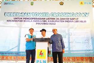 Gubernur Riau Resmikan Tower Crossing 20 KV, Warga Sapat Kini Nikmati Listrik 24 Jam