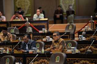 Kelmi Amri Jabat Ketua Fraksi Demokrat DPRD Riau Gantikan Eddy Yatim