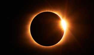 Penjelasan BMKG Soal Gerhana Matahari Hibrid yang akan Terjadi 20 April 2023