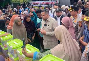 Gerindra Salurkan 1.000 Paket Sembako untuk Korban Banjir di Rumbai