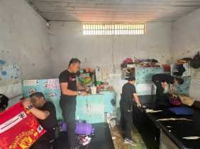 Jelang Nataru, Petugas Lapas Kelas IIA Pekanbaru Geledah Kamar Warga Binaan