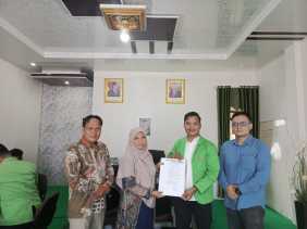 Hamzah Haz Nasution Terima SK Ketua DPM Universitas Pasir Pengaraian Rohul