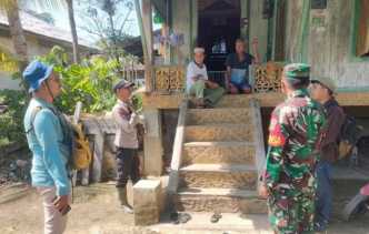 TNI-Polri Langgam Datangi Rumah Warga, Sosialisasikan Pilkada Damai