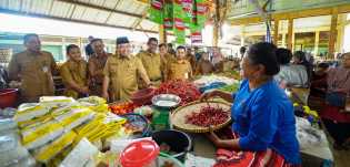 Pastikan Bahan Pokok Stabil Menjelang Ramadan, Pemda Siak Sidak Pasar Raya Belantik
