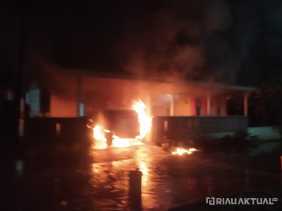 Pemilik Tertidur Pulas, Suzuki Ignis Terbakar di Garasi